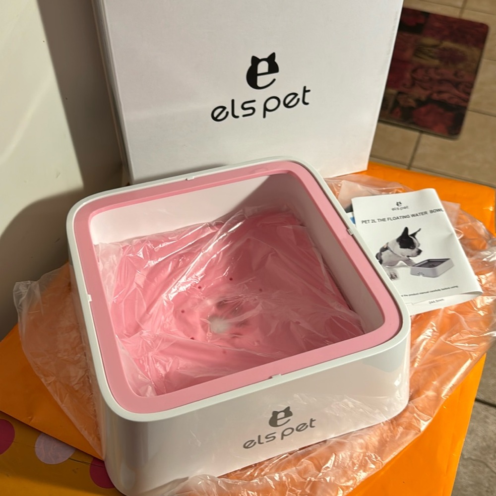 Pet water bowl